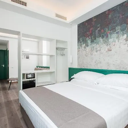 Smart - Harbour 4* Naples