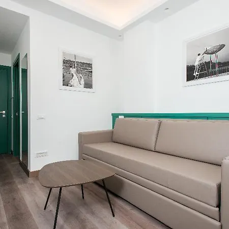Smart - Harbour 4* Naples